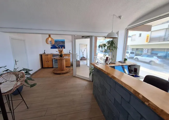 拉力赛酒店 2* L' Escala